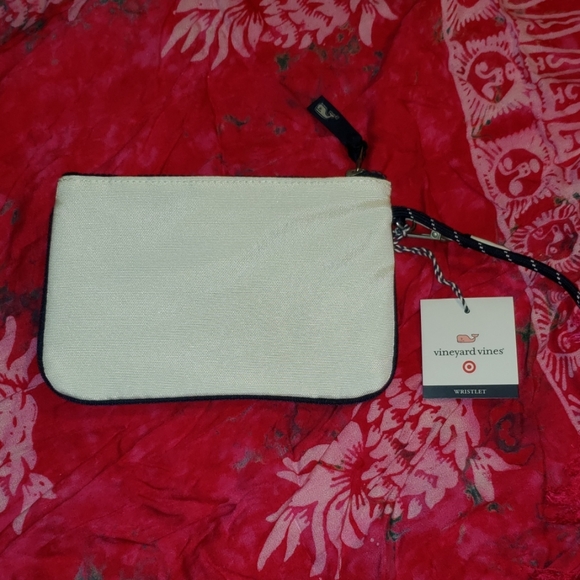 Vineyard vines wristlet - Picture 2 of 2